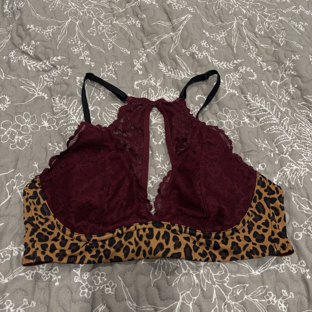 Victoria's Secret PINK Padded‎ Racerback Lace Plunge Bra Leopard Print Small